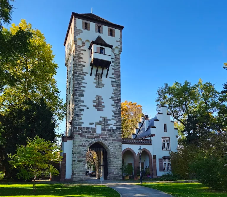 7 Faszinierende Geheimnisse des St. Alban-Tors Basel – Geschichte, Architektur und Bedeutung