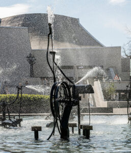 Tinguely-Brunnen2-e1771623418520-257x300 Tinguely-Brunnen Basel – Die Bewegte Kunstmaschine im Herzen der Stadt: Geschichte, Technik und poetische Mechanik