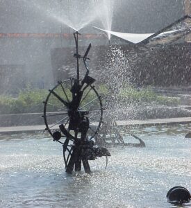 Tinguely-Brunnen4-e1771623348980-275x300 Tinguely-Brunnen Basel – Die Bewegte Kunstmaschine im Herzen der Stadt: Geschichte, Technik und poetische Mechanik