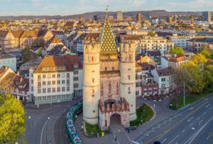 Infobasel.ch spalentor-e1771623798701-300x203 Spalentor Basel – Das Majestätische Mittelalterliche Stadttor: Wehrarchitektur, Geschichte und Symbolkraft eines Basler Wahrzeichens