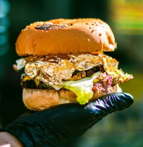 Infobasel.ch x5cytsjpnpm-e1772218043566-293x300 Burger Rekorde weltweit – Gigantische Dimensionen, extreme Leistungen und globale Superlative