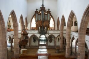 Infobasel.ch Peterskirche-Basel2-300x199 Peterskirche – Mittelalterliche Stadtpfarrkirche und stilles Wahrzeichen im Herzen von Basel