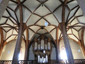leonhardskirche2-1-300x225 Leonhardskirche – Romanisch-gotische Höhenkirche mit über 900 Jahren Basler Geschichte